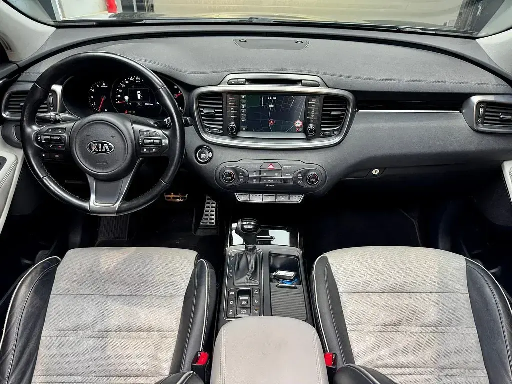 Gebraucht Kia Sorento Platinum Edition 200 PS (147 kW) 2016 (abp) auroraschwarz met SUV