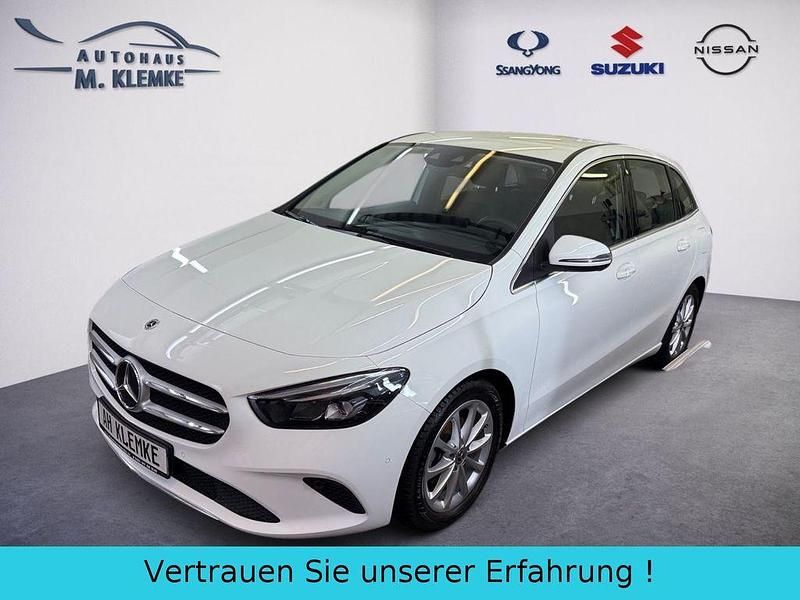 Weiß Gebraucht 2020 Mercedes B180 Van / Kleinbus | 20.990 € (Superpreis) - Bild 1/4