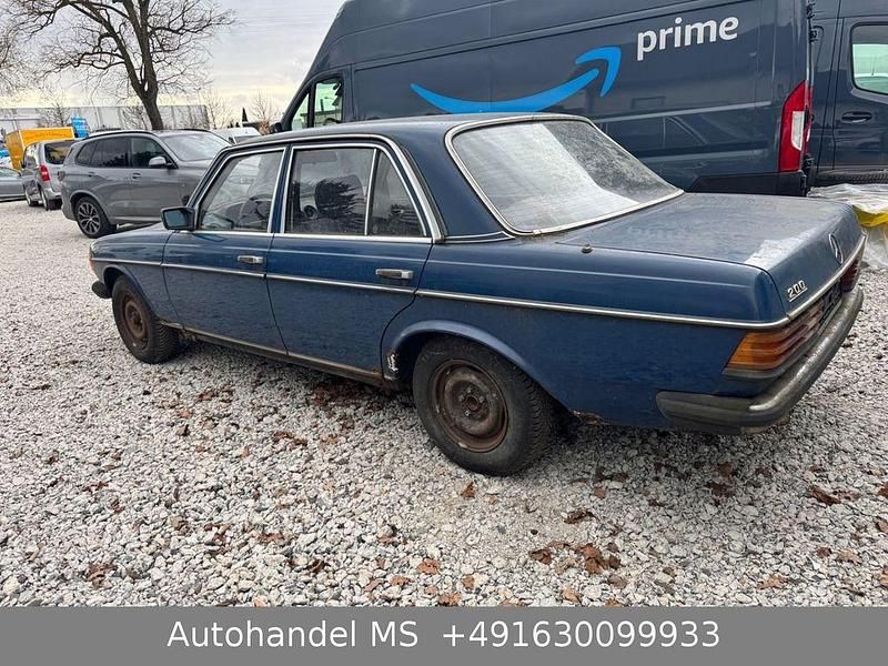 Gebraucht Mercedes 200 109 PS (80 kW) 1982 Limousine