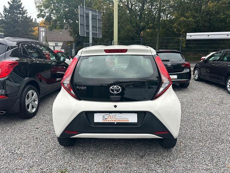 Gebraucht Toyota Aygo 72 PS (52 kW) 2020 Weiß Kleinwagen