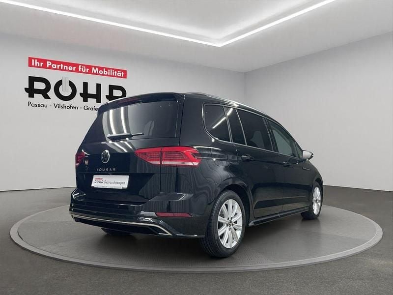 Gebraucht VW Touran R-line 150 PS (110 kW) 2025 Grenadillschwarz metallic Van / Kleinbus