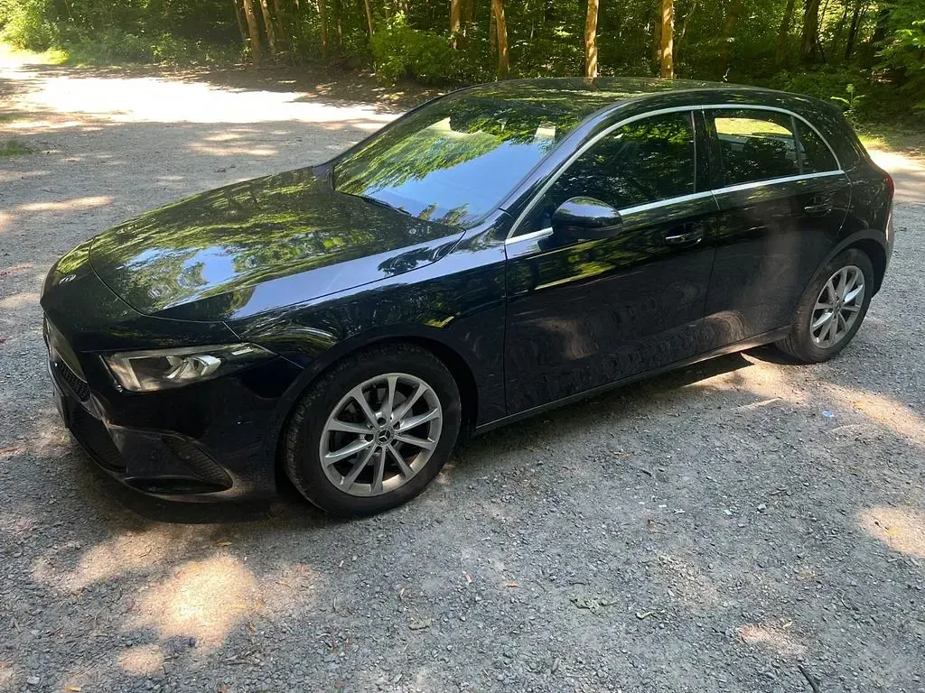 Gebraucht Mercedes A200 Progressive 163 PS (119 kW) 2020 Schwarz Limousine