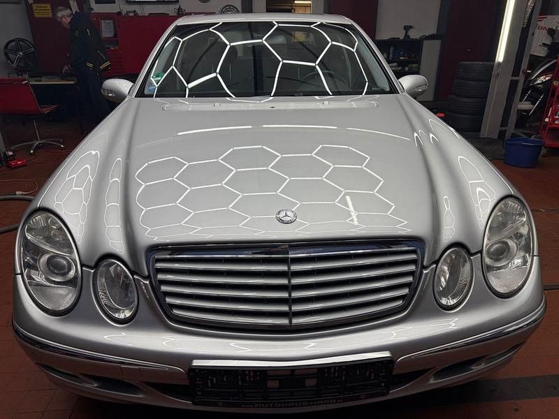 Gebraucht Mercedes E240 Elegance 177 PS (130 kW) 2003 Silber Limousine