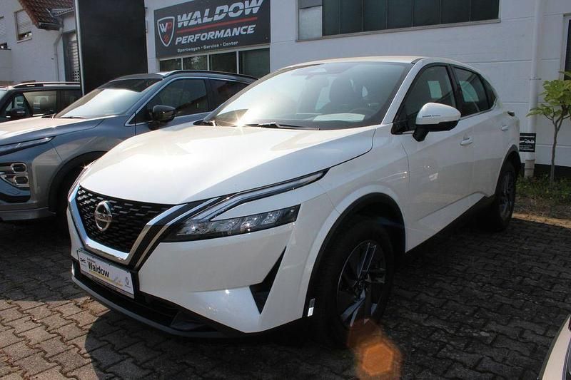 Weiß Gebraucht 2022 Nissan Qashqai Acenta SUV | 20.900 € (Superpreis) - Bild 1/4