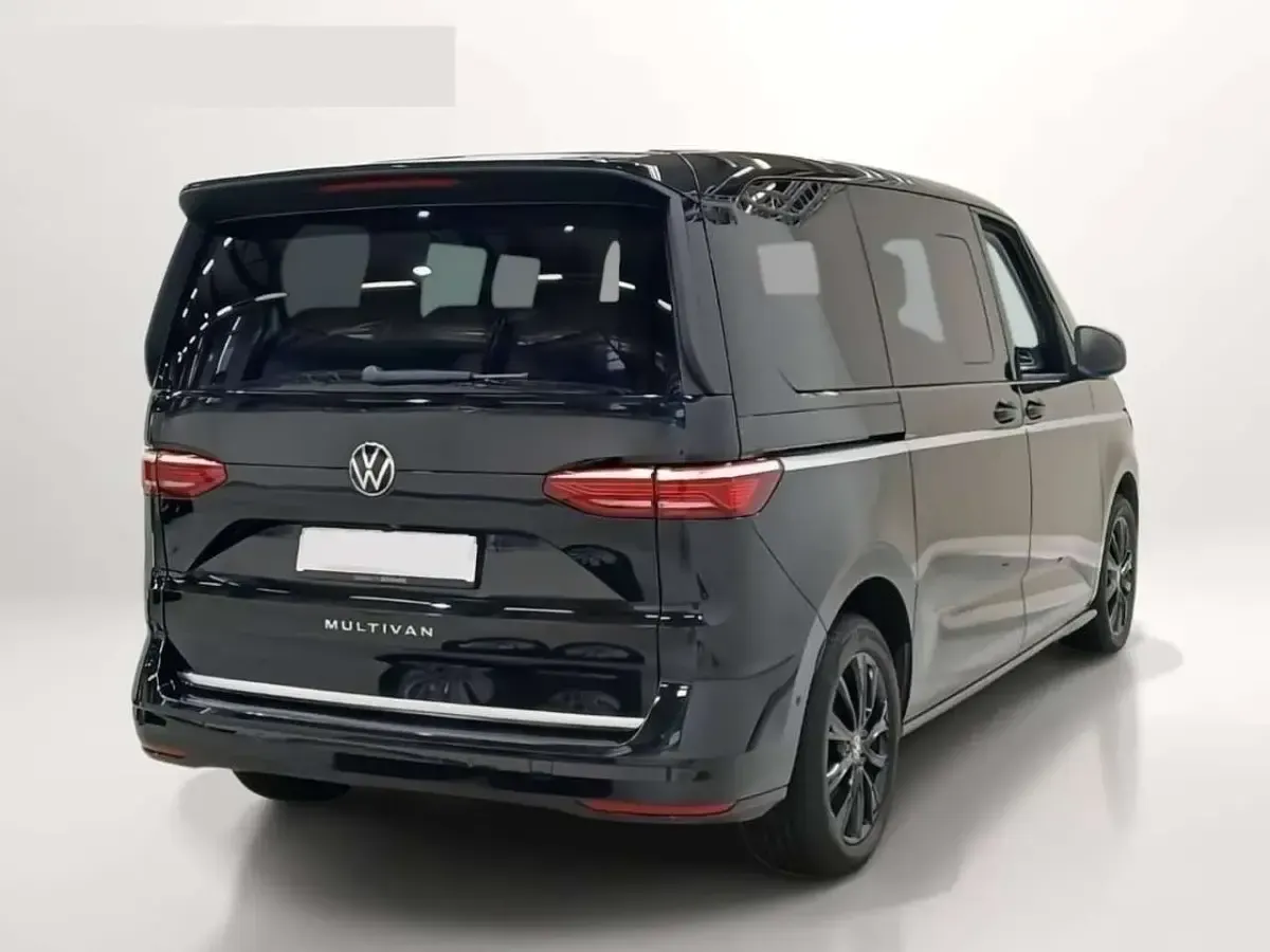 Gebraucht VW Multivan Style 150 PS (110 kW) 2025 Deep black perleffekt Van / Kleinbus