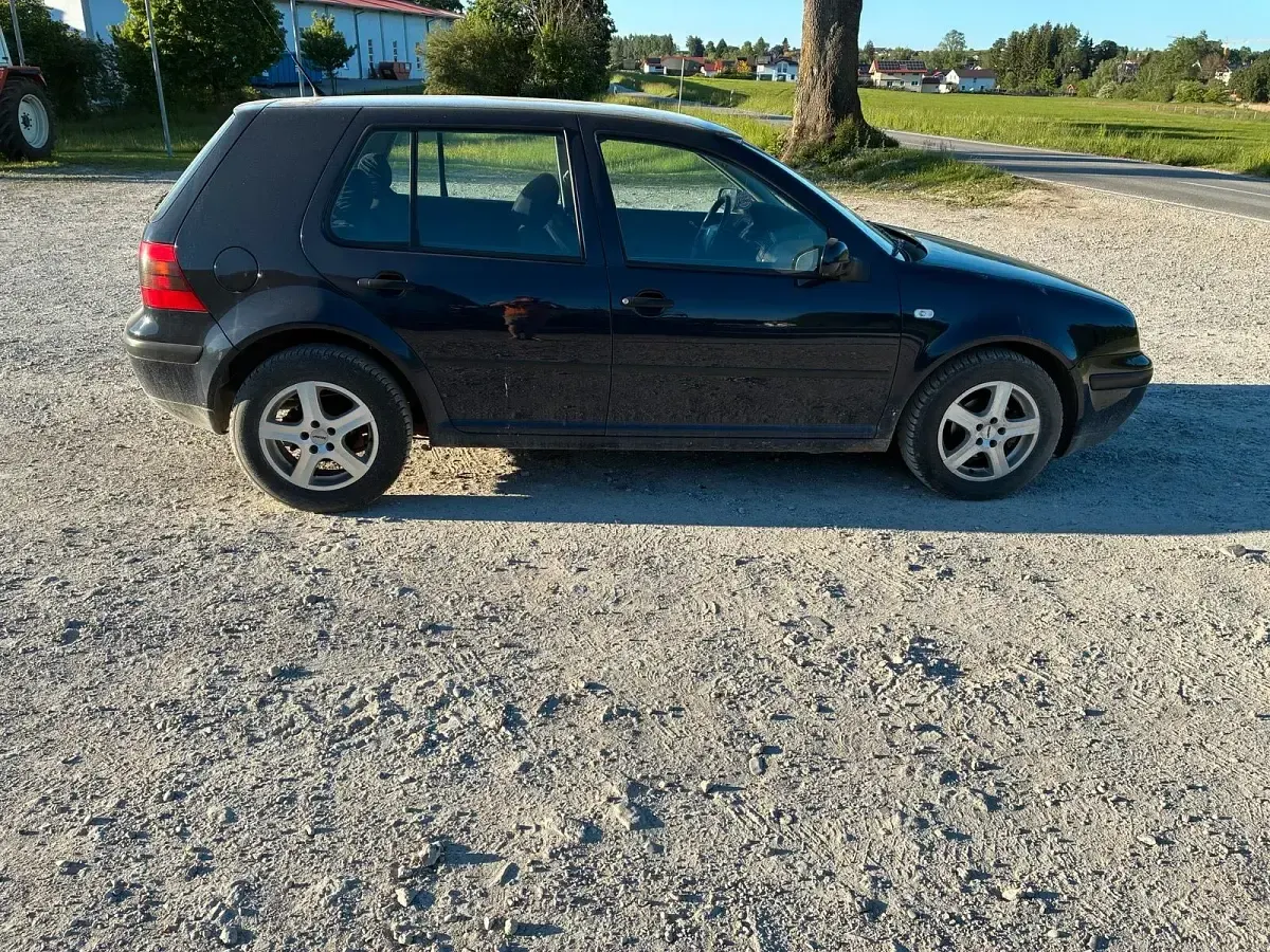 Gebraucht VW Golf IV 75 PS (55 kW) 1999 Blau Kleinwagen