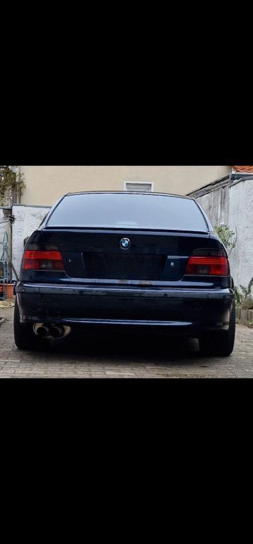 Blau Gebraucht 2000 BMW 523 Performance Limousine | 1.990 € - Bild 1/4