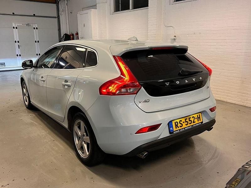 Gebraucht Volvo V40 150 PS (110 kW) 2014 Blau Limousine