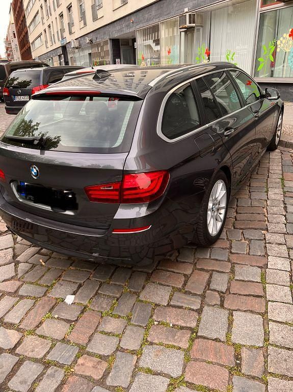 Gebraucht BMW 520 190 PS (139 kW) 2016 Grau Kombi