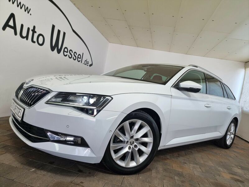 Weiß Gebraucht 2016 Skoda Superb Style Kombi | 19.500 € (Etwas zu teuer) - Bild 1/4