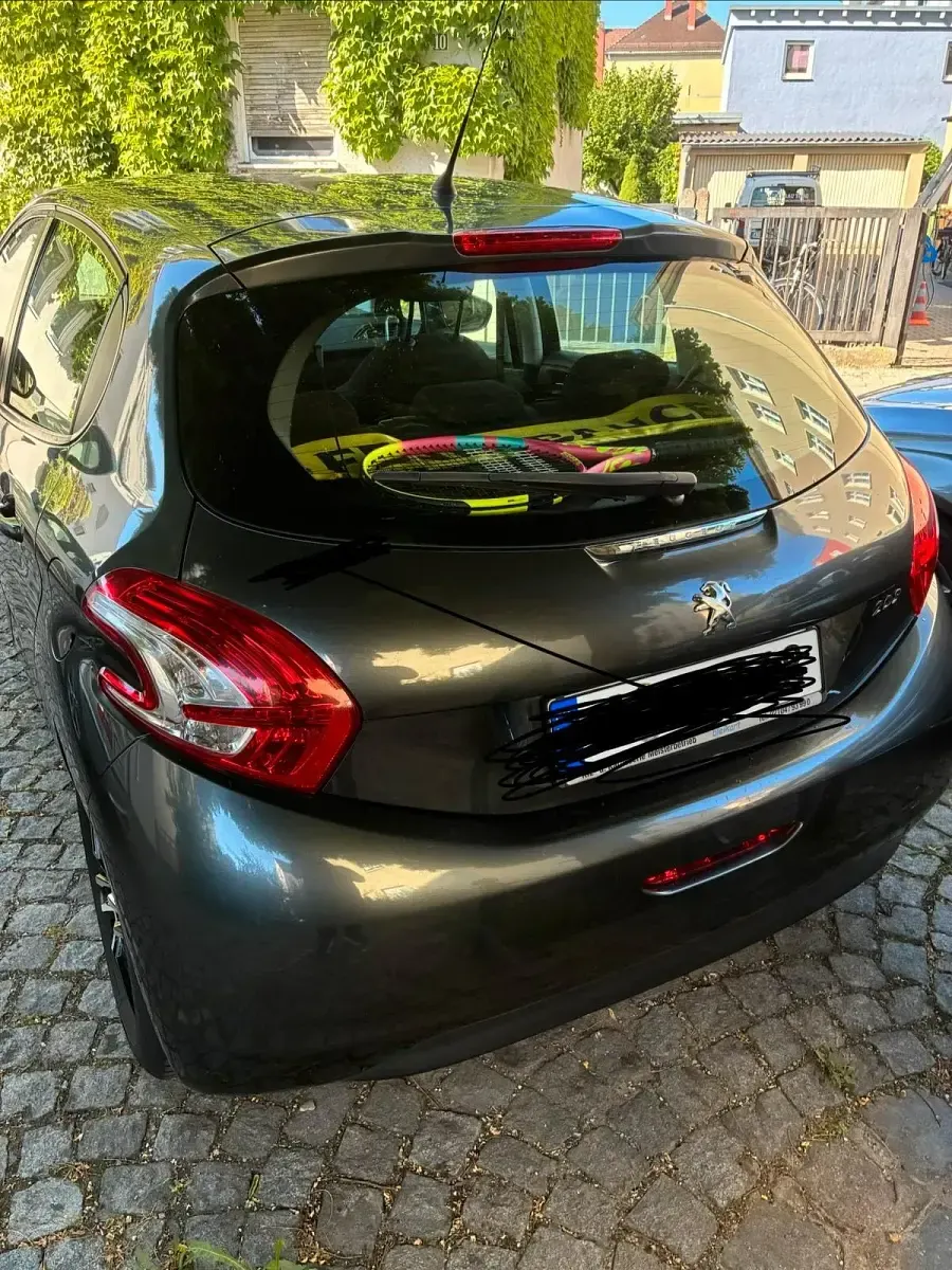 Gebraucht Peugeot 208 80 PS (58 kW) 2014 Grau Kleinwagen