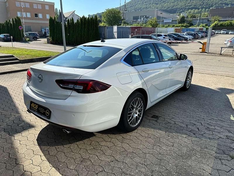 Gebraucht Opel Insignia Innovation 209 PS (153 kW) 2018 Schneeweiss Limousine