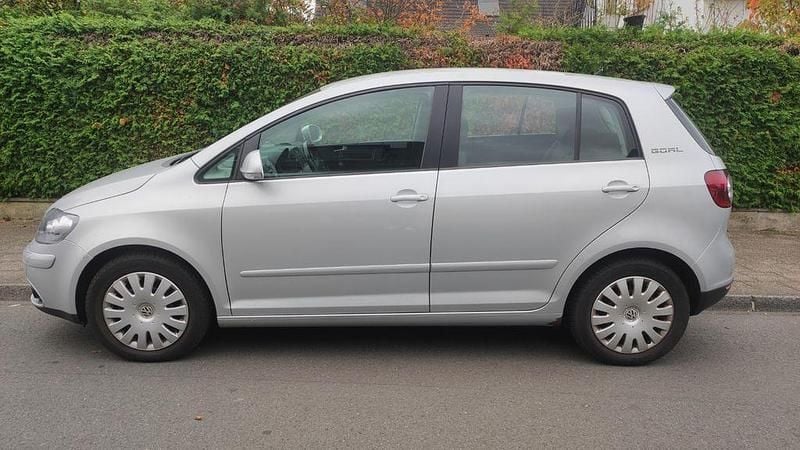 Grau Gebraucht 2006 VW Golf Plus Goal Van / Kleinbus | 1.990 € (Superpreis) - Bild 1/4