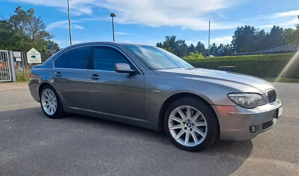 Second-hand BMW 740 Sport Line 306 CP (225 kW) 2006 Gri Berlinǎ