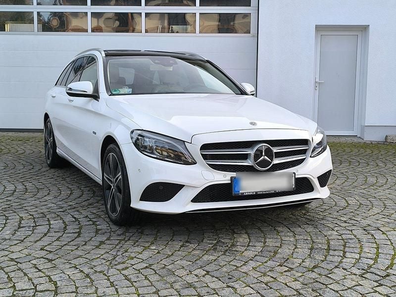 Weiß Gebraucht 2020 Mercedes C300 Kombi | 22.700 € (Superpreis) - Bild 1/4