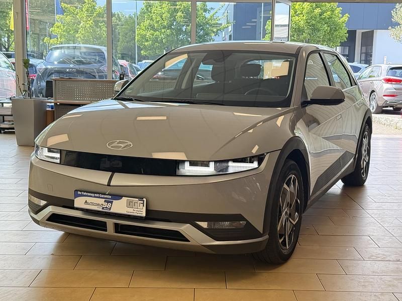 Hellgrau Gebraucht 2022 Hyundai Ioniq Kleinwagen | 23.500 € (Superpreis) - Bild 1/4