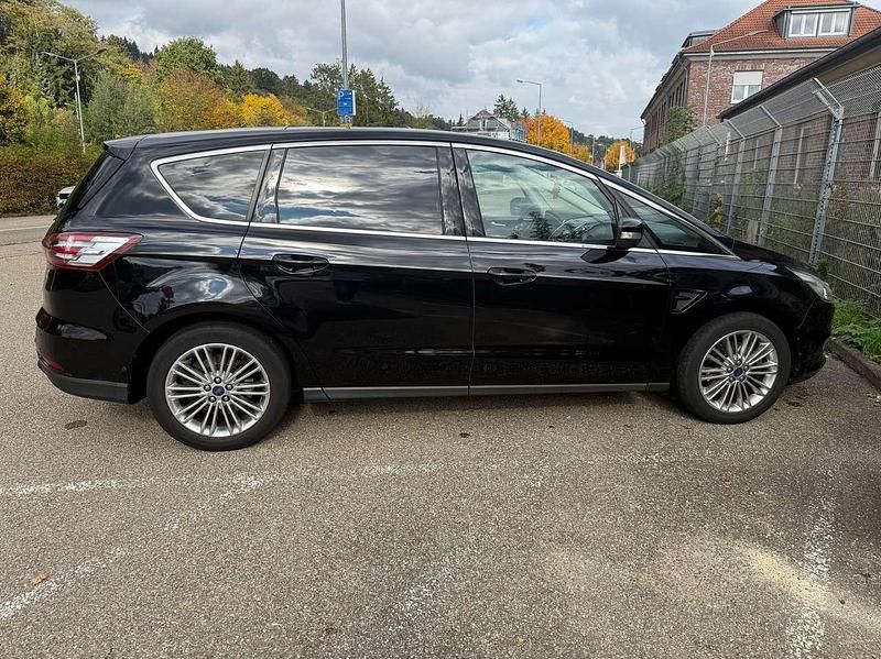 Schwarz Gebraucht 2017 Ford S-MAX Titanium Van / Kleinbus | 15.000 € (Guter Preis) - Bild 1/4