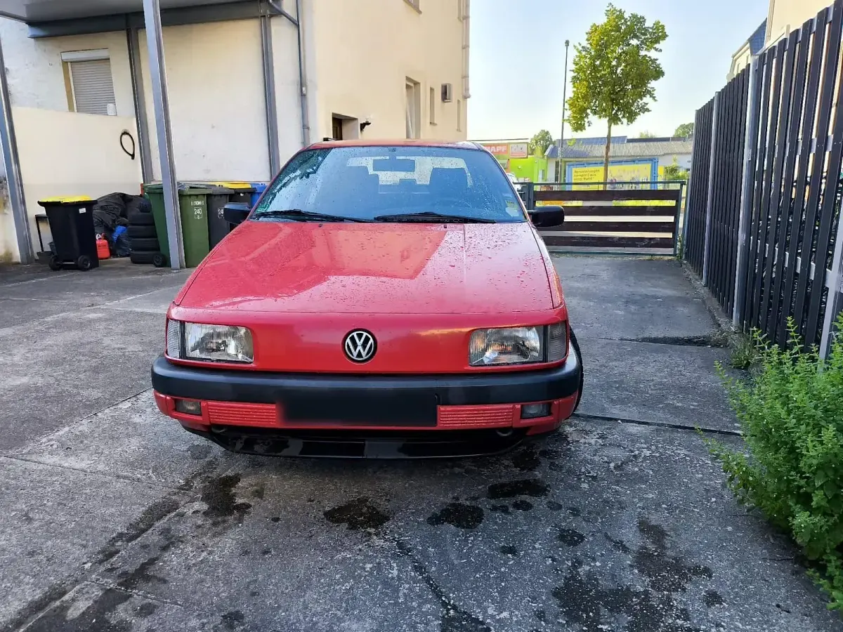 Gebraucht VW Passat 122 PS (89 kW) 1989 Rot Limousine