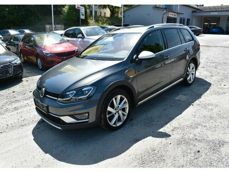 Grau Gebraucht 2020 VW Golf VII Kombi | 22.073 € (Fairer Preis) - Bild 1/4