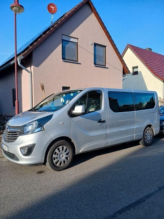 Gebraucht Opel Vivaro 125 PS (91 kW) 2016 Silber Van / Kleinbus