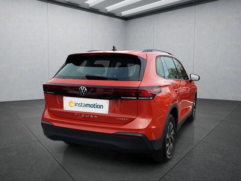 Gebraucht VW Tiguan 204 PS (150 kW) 2024 Rot SUV