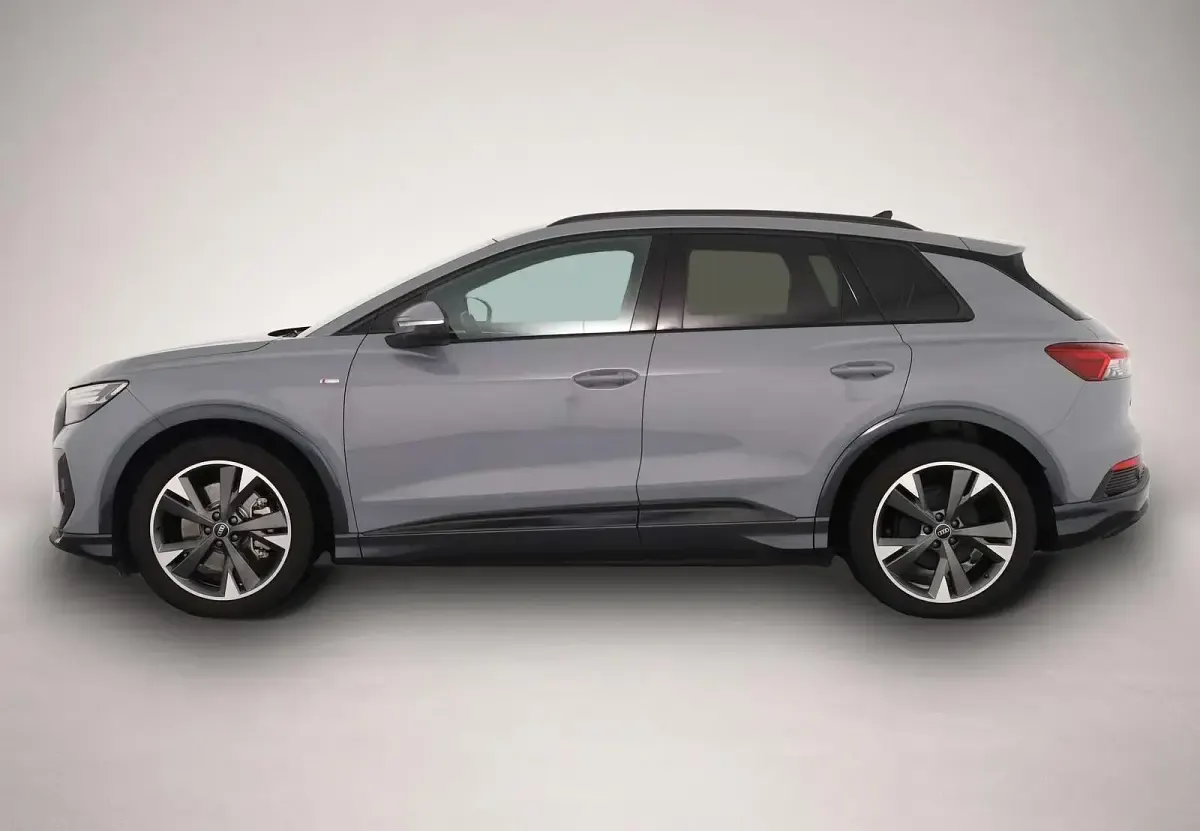 Gebraucht Audi Q4 e-tron S-Line 210 kW (286 PS) 2024 Manufacturer SUV