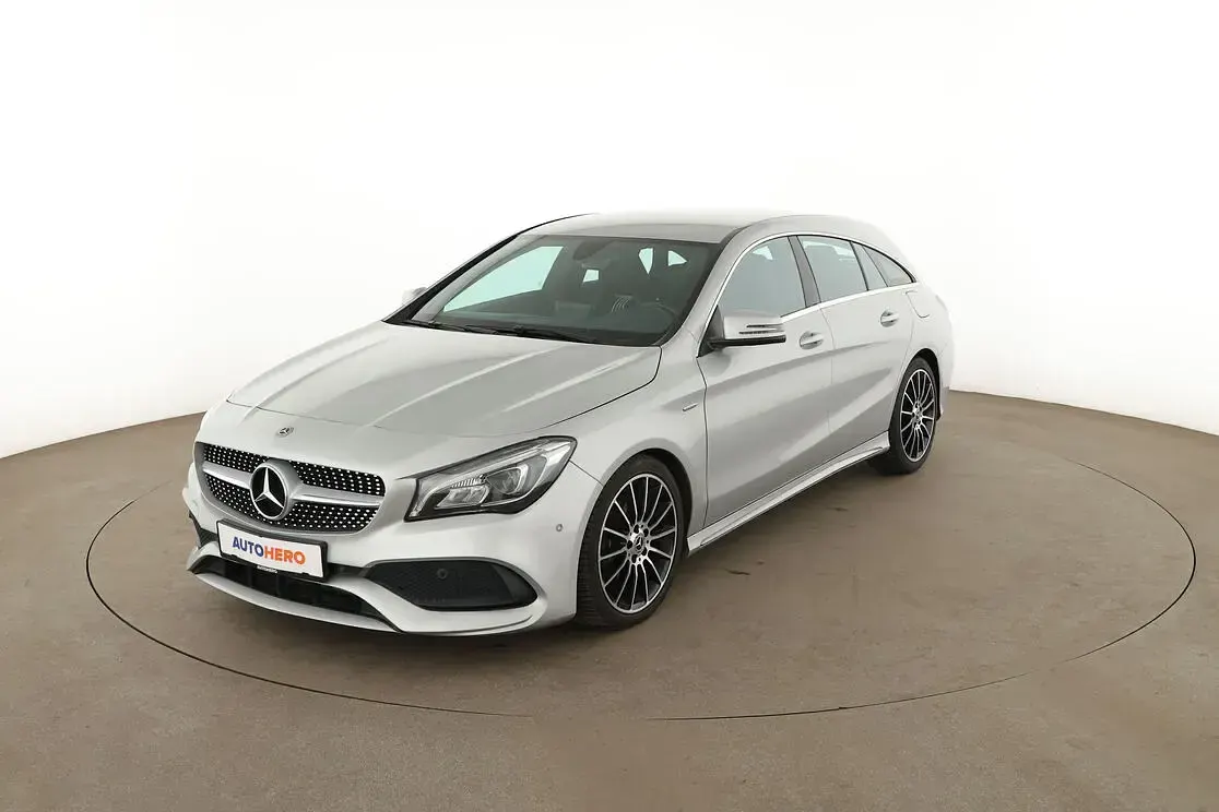 Gebraucht Mercedes CLA180 Shooting Brake AMG line 122 PS (89 kW) 2018 Kombi