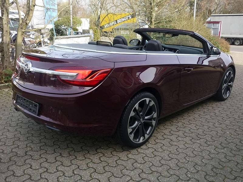 Gebraucht Opel Cascada Innovation 165 PS (121 kW) 2013 Violett Cabrio