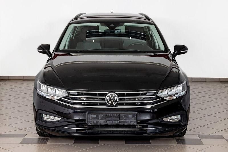 Gebraucht VW Passat Business 150 PS (110 kW) 2023 Schwarz Kombi