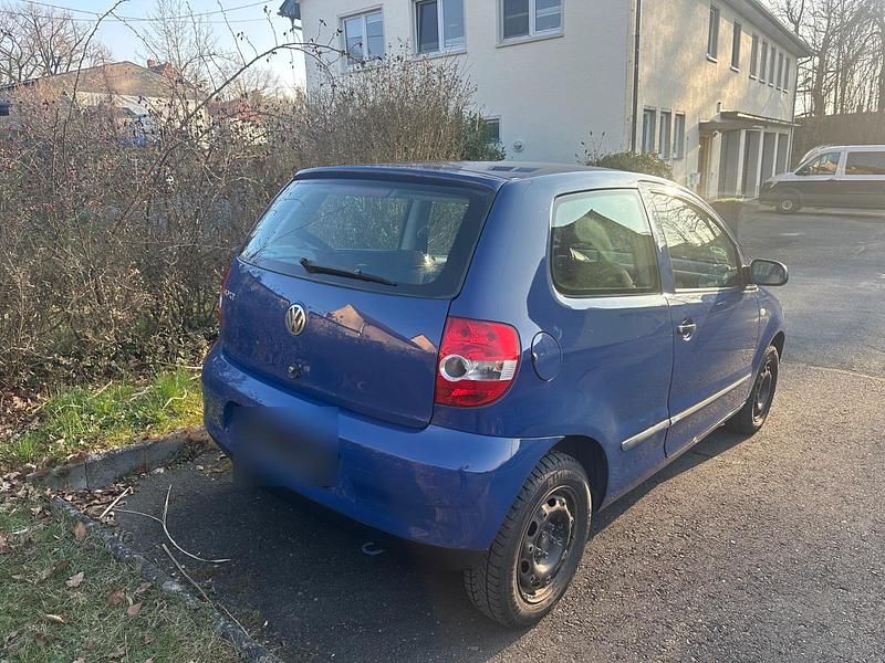 Gebraucht VW Fox 54 PS (39 kW) 2005 Blau Kleinwagen
