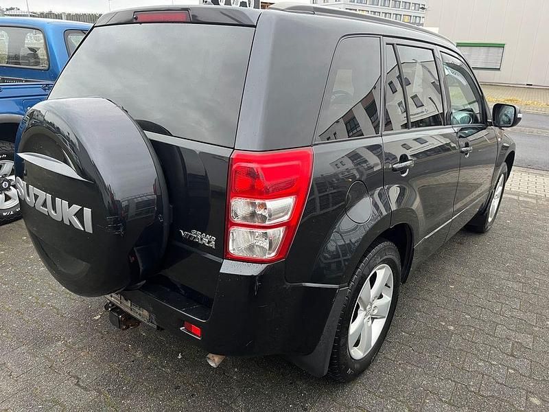 Gebraucht Suzuki Grand Vitara 129 PS (94 kW) 2010 Schwarz SUV
