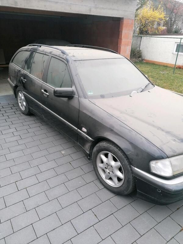 Schwarz Gebraucht 2000 Mercedes C230 Kombi | 3.500 € - Bild 1/4