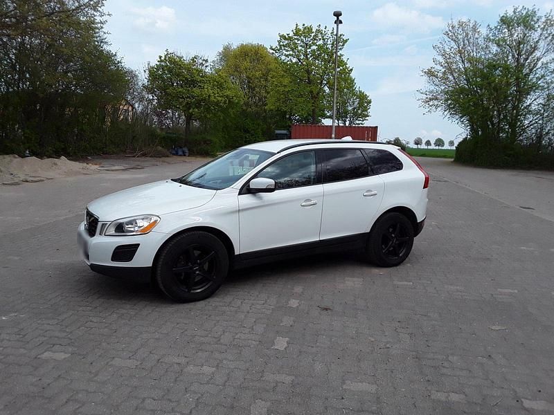 Używany Volvo XC60 163 KM (119 kW) 2011 Biały SUV