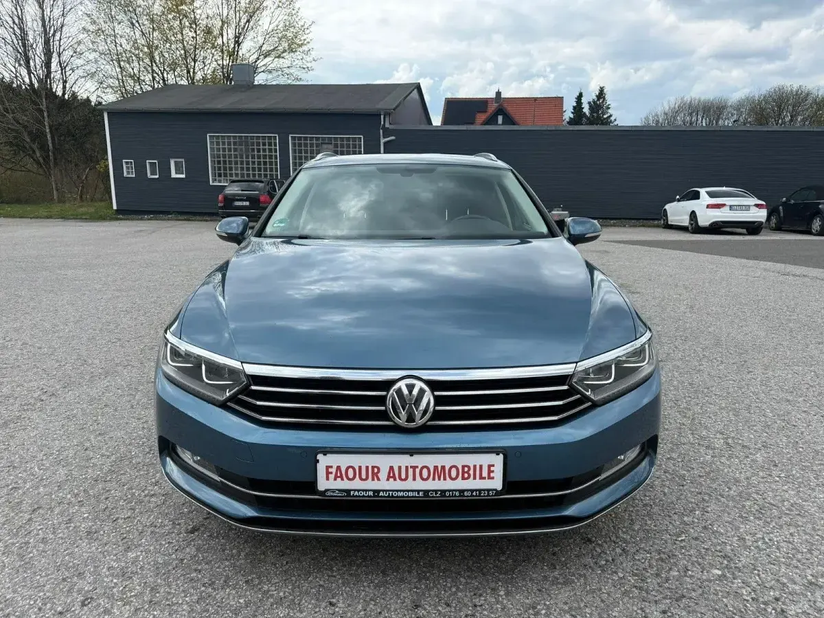 Gebraucht VW Passat R-line 220 PS (161 kW) 2017 Blau Kombi
