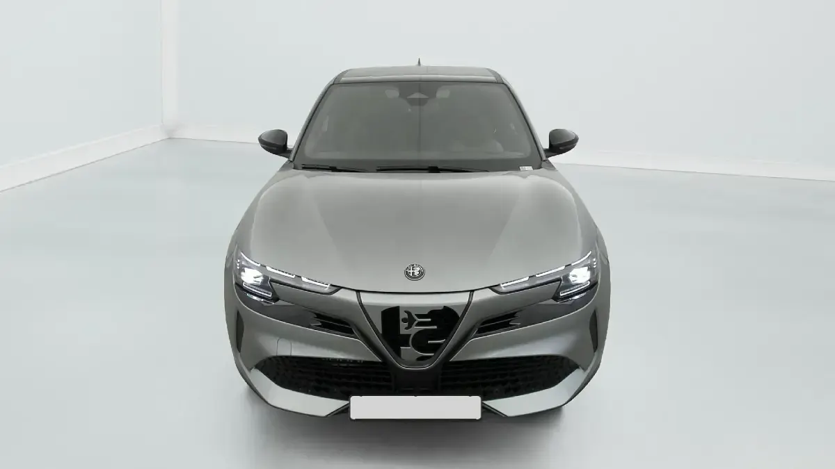 Neu Alfa Romeo Junior 136 PS (100 kW) 2026 Gris arese / toit noir SUV