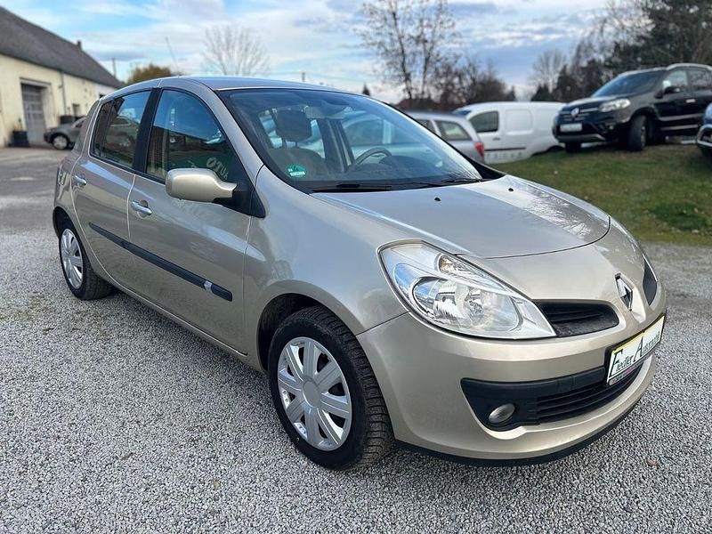 Gebraucht Renault Clio II 88 PS (64 kW) 2006 Braun Limousine