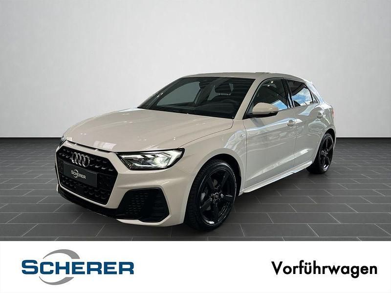 Cortinaweiß Gebraucht 2025 Audi A1 Sportback S-Line Kleinwagen | 26.490 € (Fairer Preis) - Bild 1/4