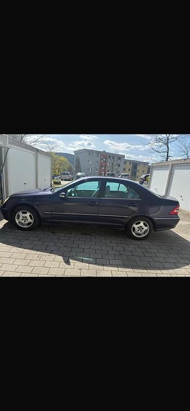 Second-hand Mercedes C180 143 CP (105 kW) 2002 Mov Berlinǎ