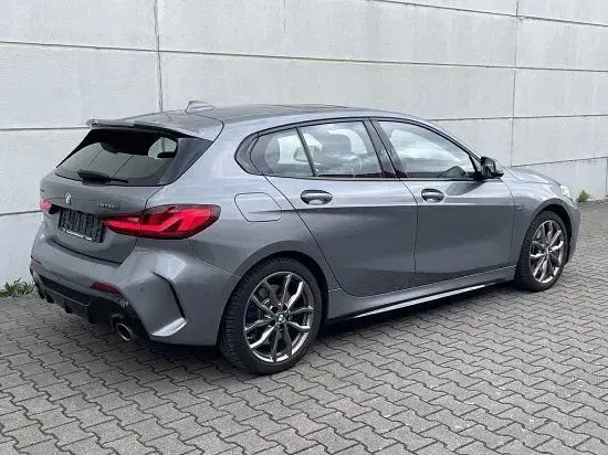 Gebraucht BMW M135 Performance 306 PS (225 kW) 2023 Skyscraper grau metallic Kleinwagen