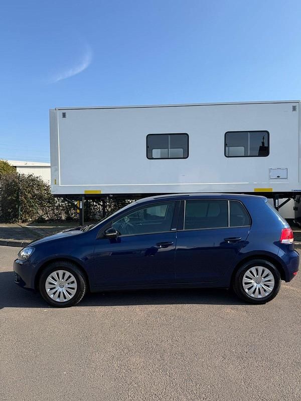 Gebraucht VW Golf VI Edition 105 PS (77 kW) 2011 Blau Kleinwagen