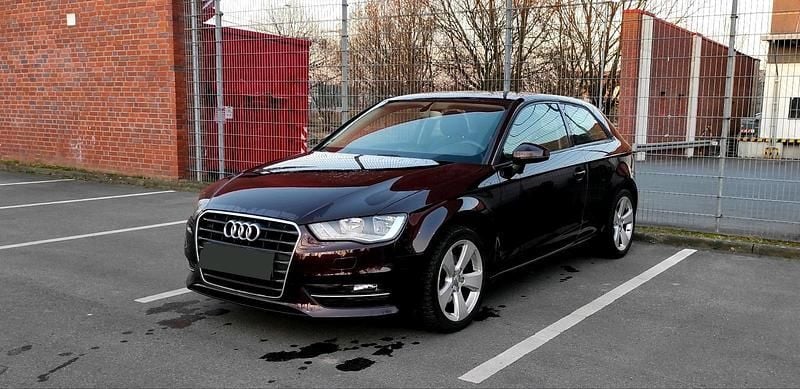 Braun Gebraucht 2013 Audi A3 S-Line Limousine | 6.500 € (Guter Preis) - Bild 1/4