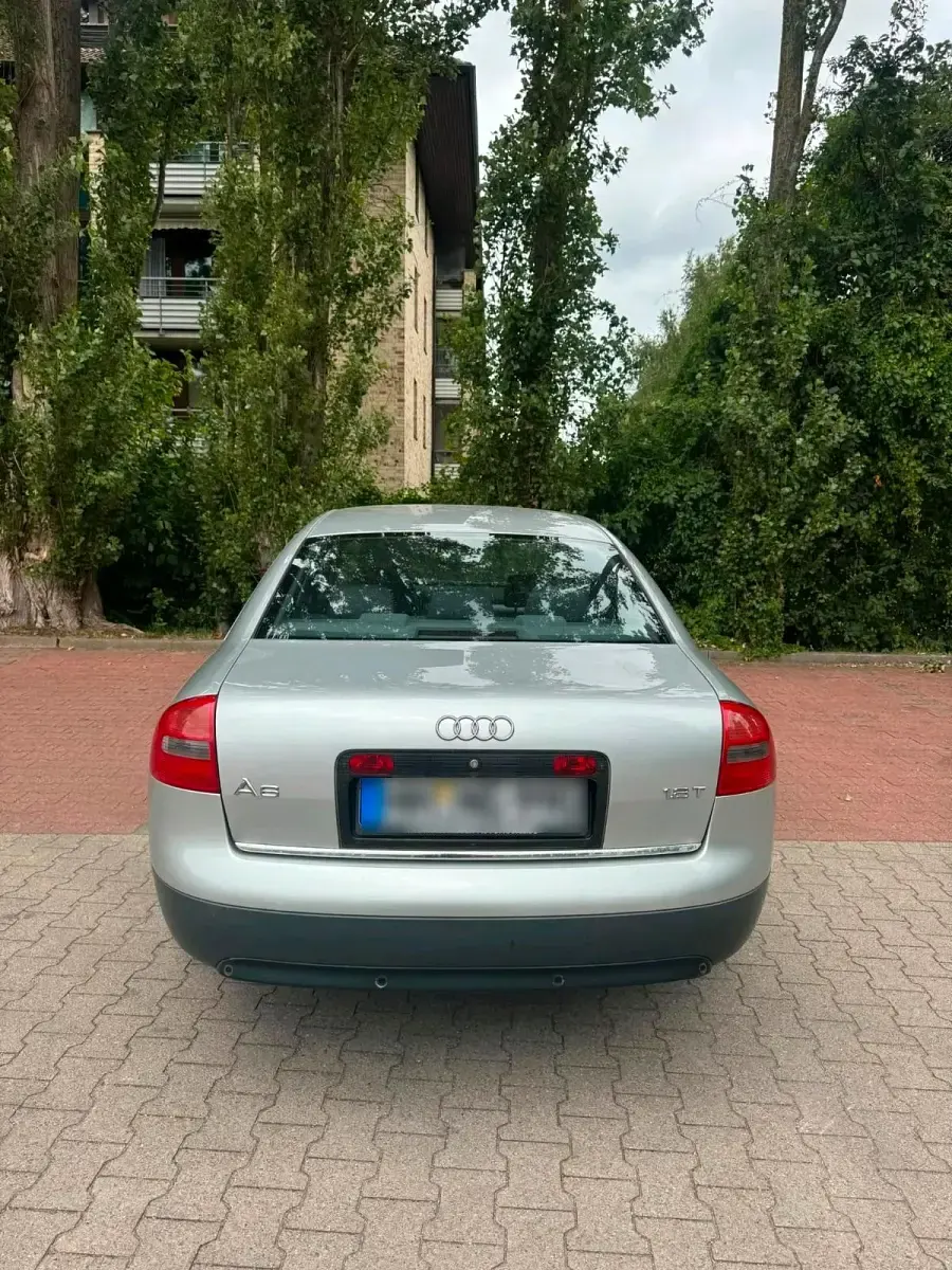 Gebraucht Audi A6 125 PS (91 kW) 2000 Silber Limousine