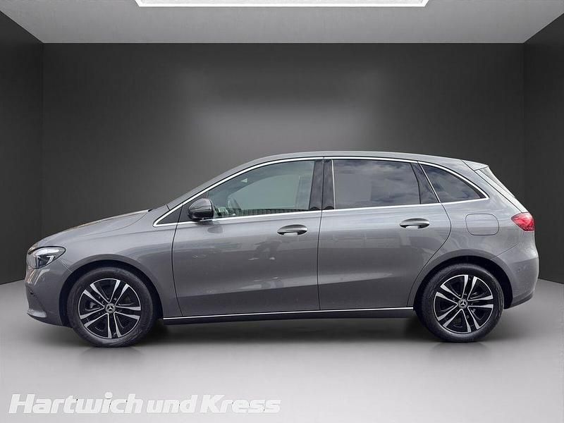 Gebraucht Mercedes B200 Progressive 150 PS (110 kW) 2025 Grau Van / Kleinbus