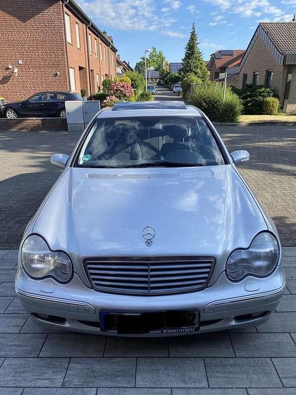 Gebraucht 2002 Mercedes C200 Elegance Limousine | 4.444 € (Fairer Preis) - Bild 1/4