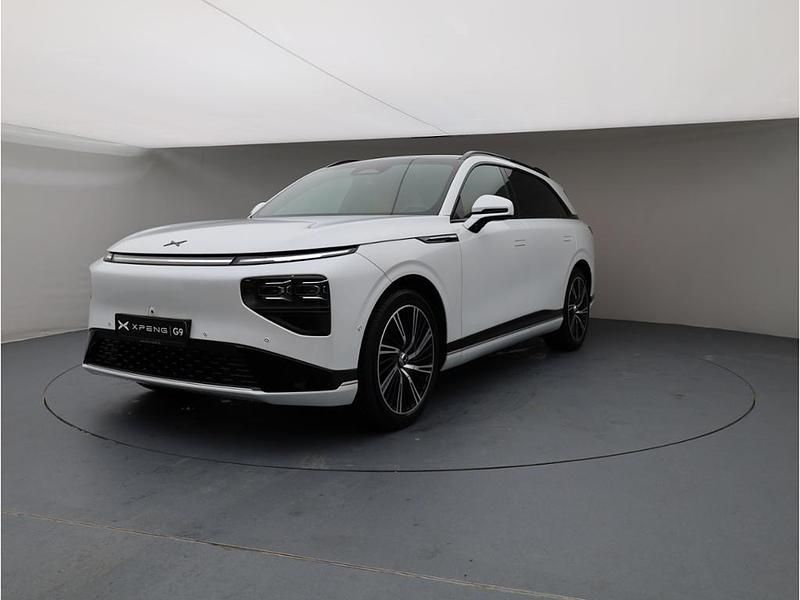 Weiss arctic white Gebraucht 2025 XPENG G9 SUV | 68.370 € (Guter Preis) - Bild 1/4