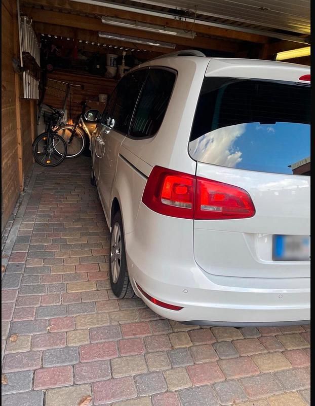 Gebraucht VW Sharan Life 140 PS (102 kW) 2013 Weiß Van / Kleinbus