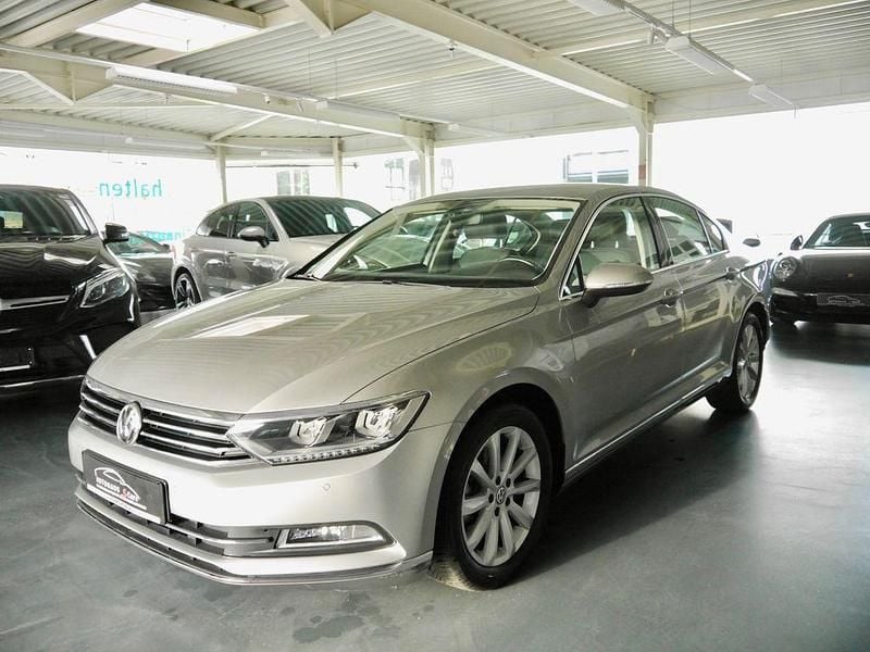 Gebraucht VW Passat Highline 150 PS (110 kW) 2015 Silber Limousine