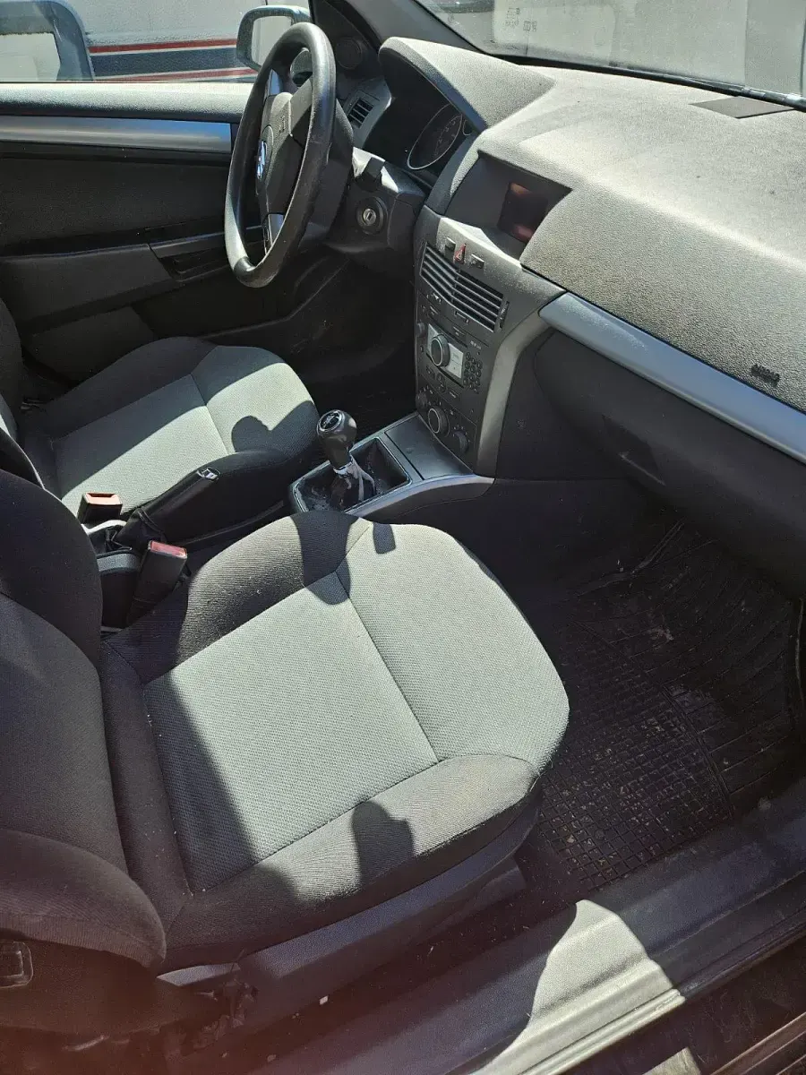 Używany Opel Astra 101 KM (74 kW) 2006 Czarny Kombi