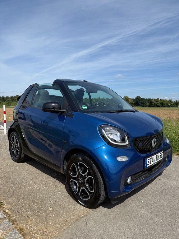 Blau Gebraucht 2019 Smart ForTwo Electric Drive Cabrio | 8.950 € (Guter Preis) - Bild 1/4