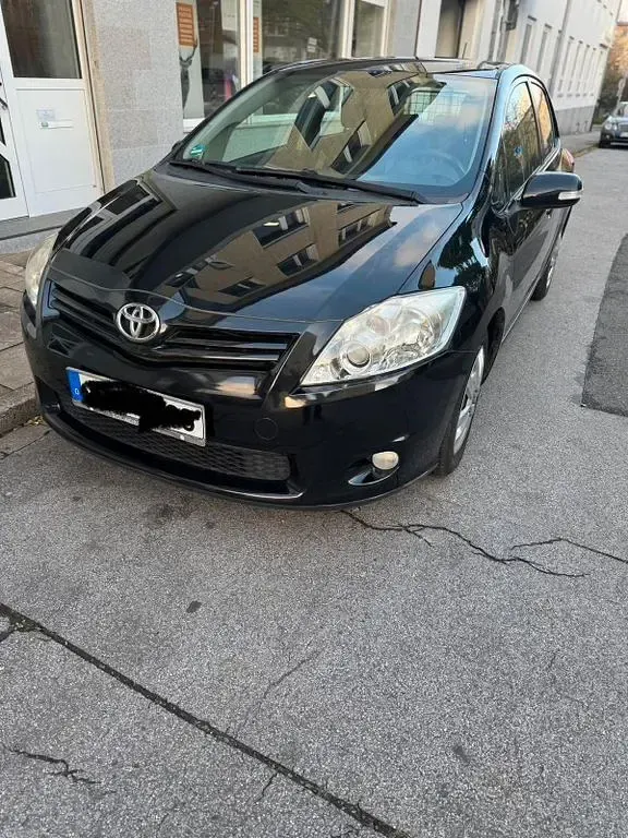 Gebraucht Toyota Auris 99 PS (72 kW) 2010 Schwarz Kleinwagen